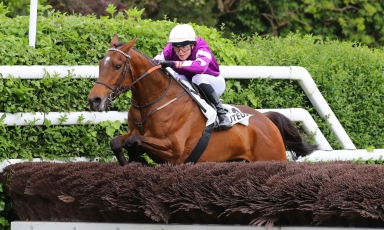 GHOST FLIGHT VAINQUEUR À AUTEUIL